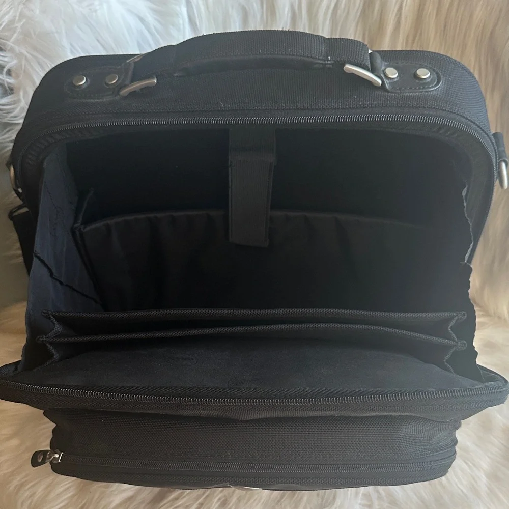 Dell Black Compact Laptop Briefcase with Shoulder Strap